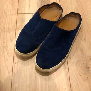 Slip on casual shoe